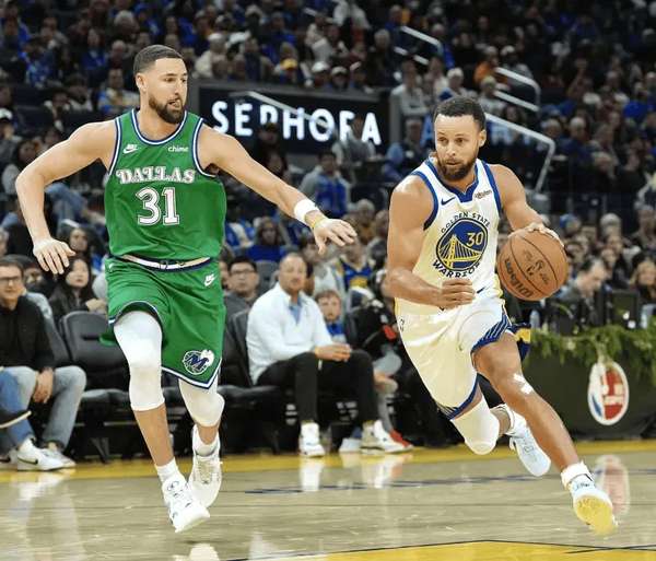 圣誕大戰(zhàn)克萊狀態(tài)平平 11次亮相場(chǎng)均15+4命中率欠佳